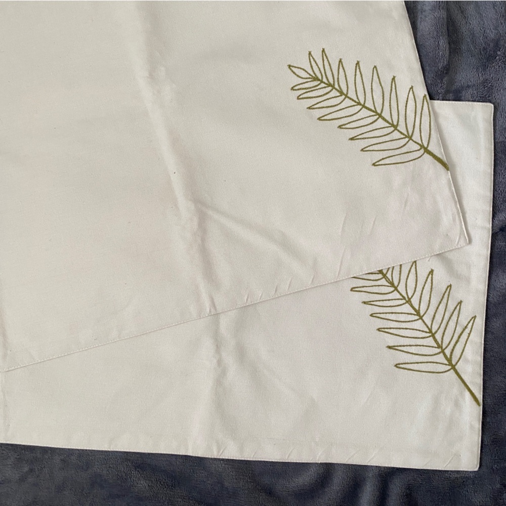 Tag Ltd. 100% Cotton Green Leaf Table Placemats Set of 2